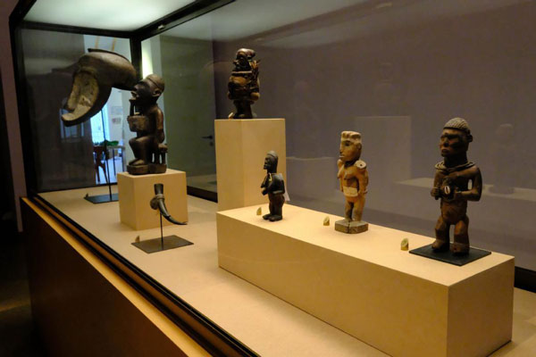 Musee-des-arts-d-afrique-et-d-asie-nouvelles-expositions-col_3769785[1]